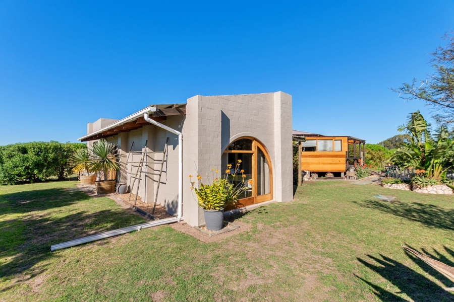 5 Bedroom Property for Sale in Trekoskraal Western Cape